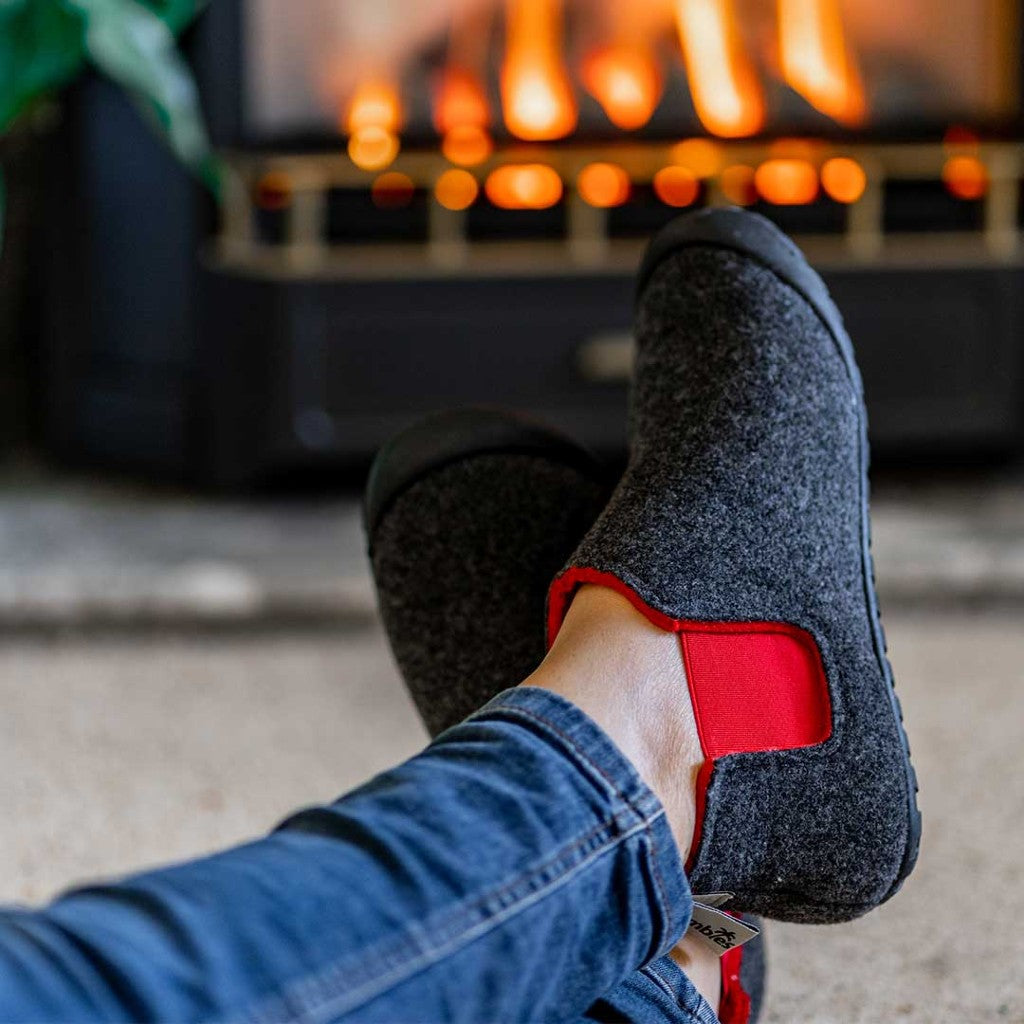 Gumbies Brumby Charcoal Red Slipper Boots Keep Cosy